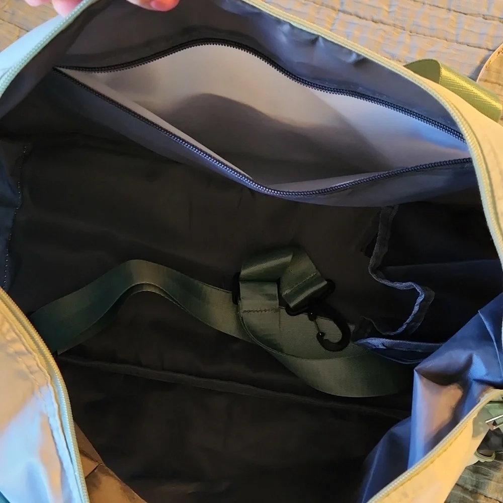Stylish Sage Green Duffel Bag - Picture 6 of 11